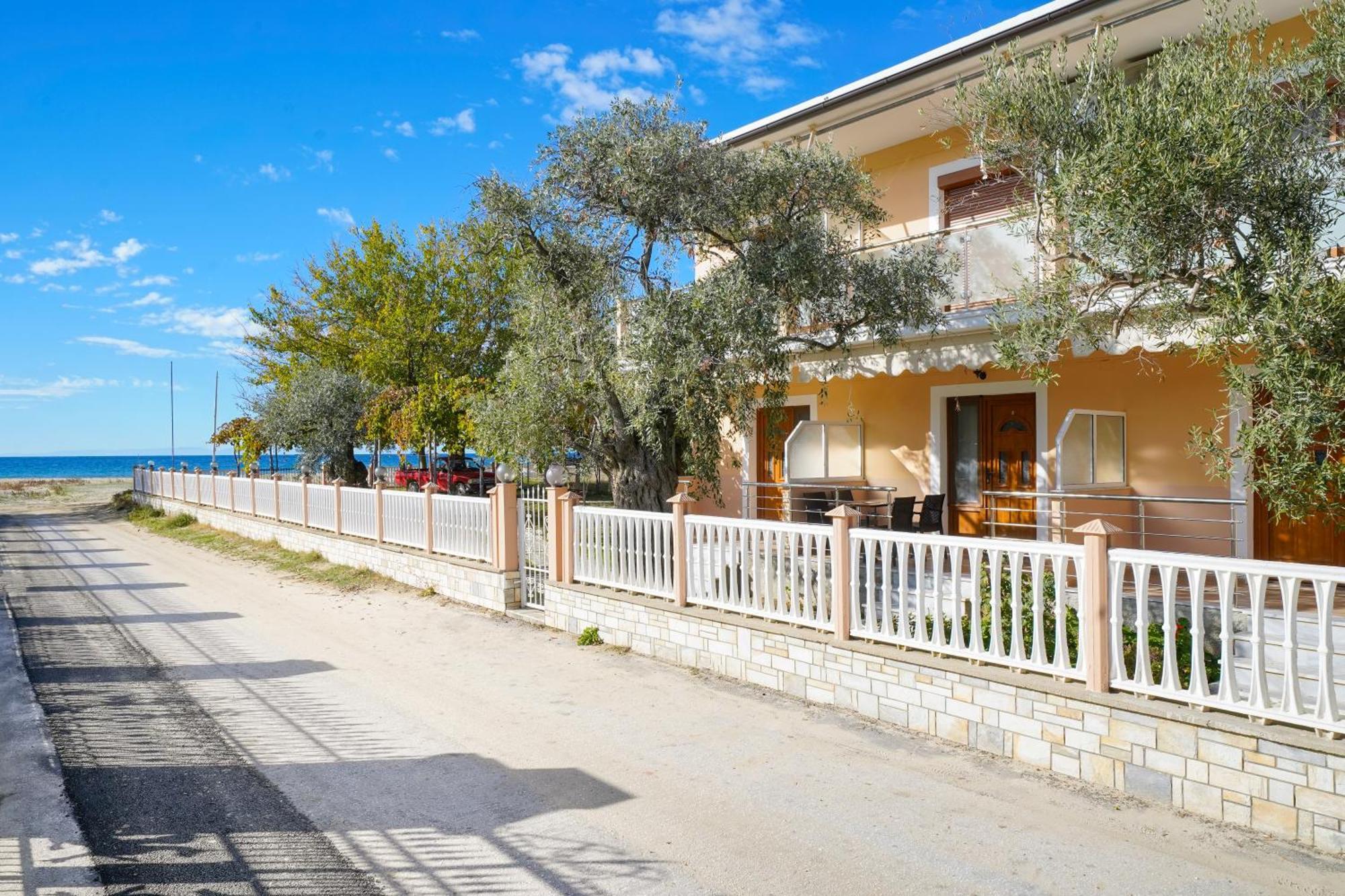 Opalium Beach Front Suites Potósz Kültér fotó