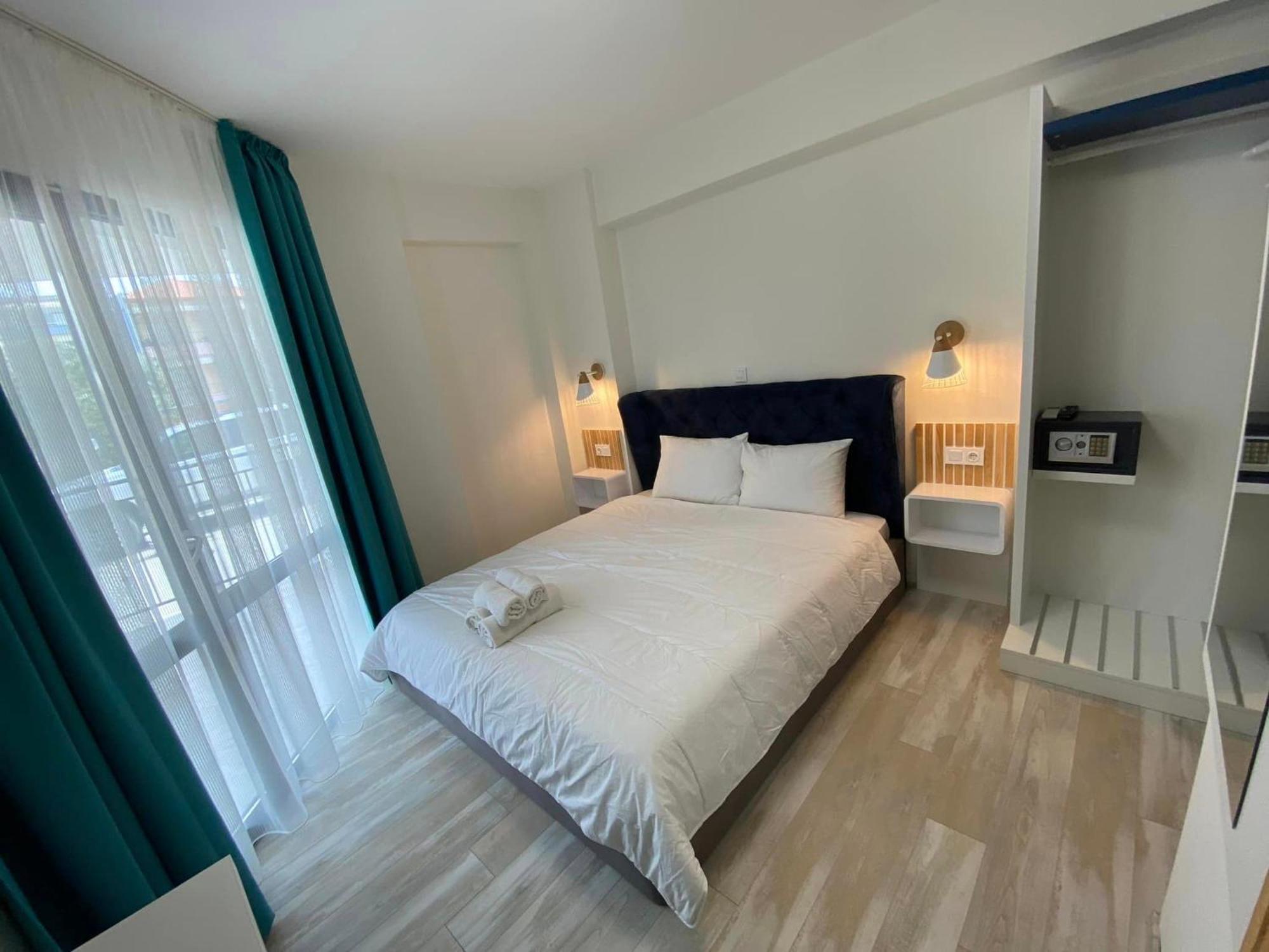 Opalium Beach Front Suites Potósz Kültér fotó